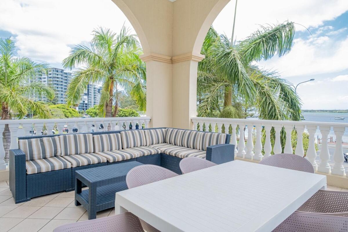 Waterfront 2br Retreat Pool Sauna Gold Coast