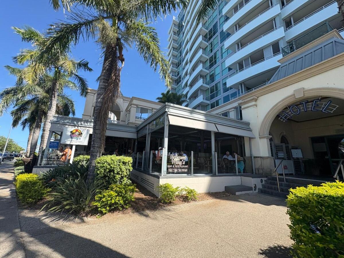 Apartment Waterfront 2br Retreat Pool Sauna Gold Coast