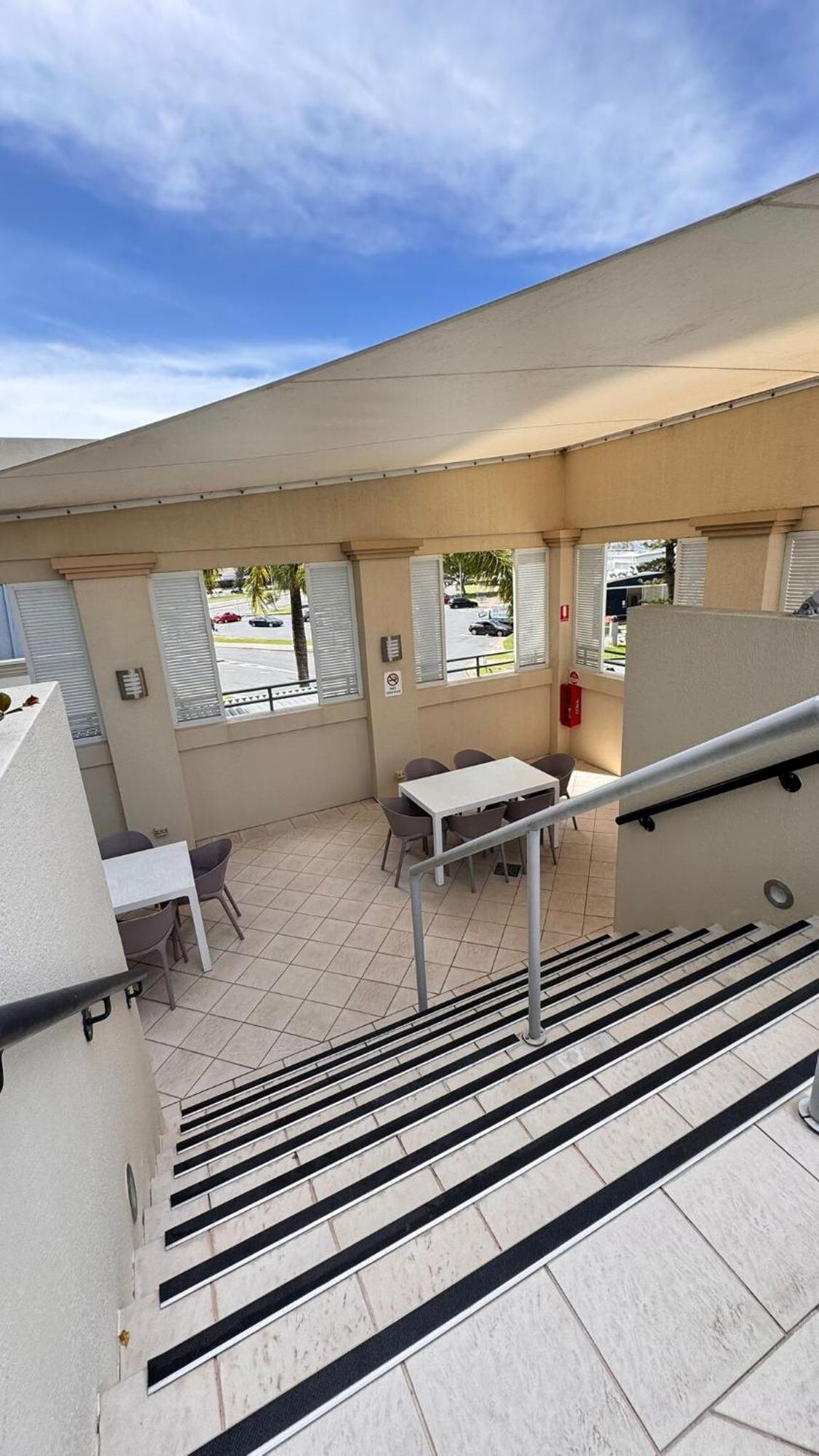 Apartment Waterfront 2br Retreat Pool Sauna *