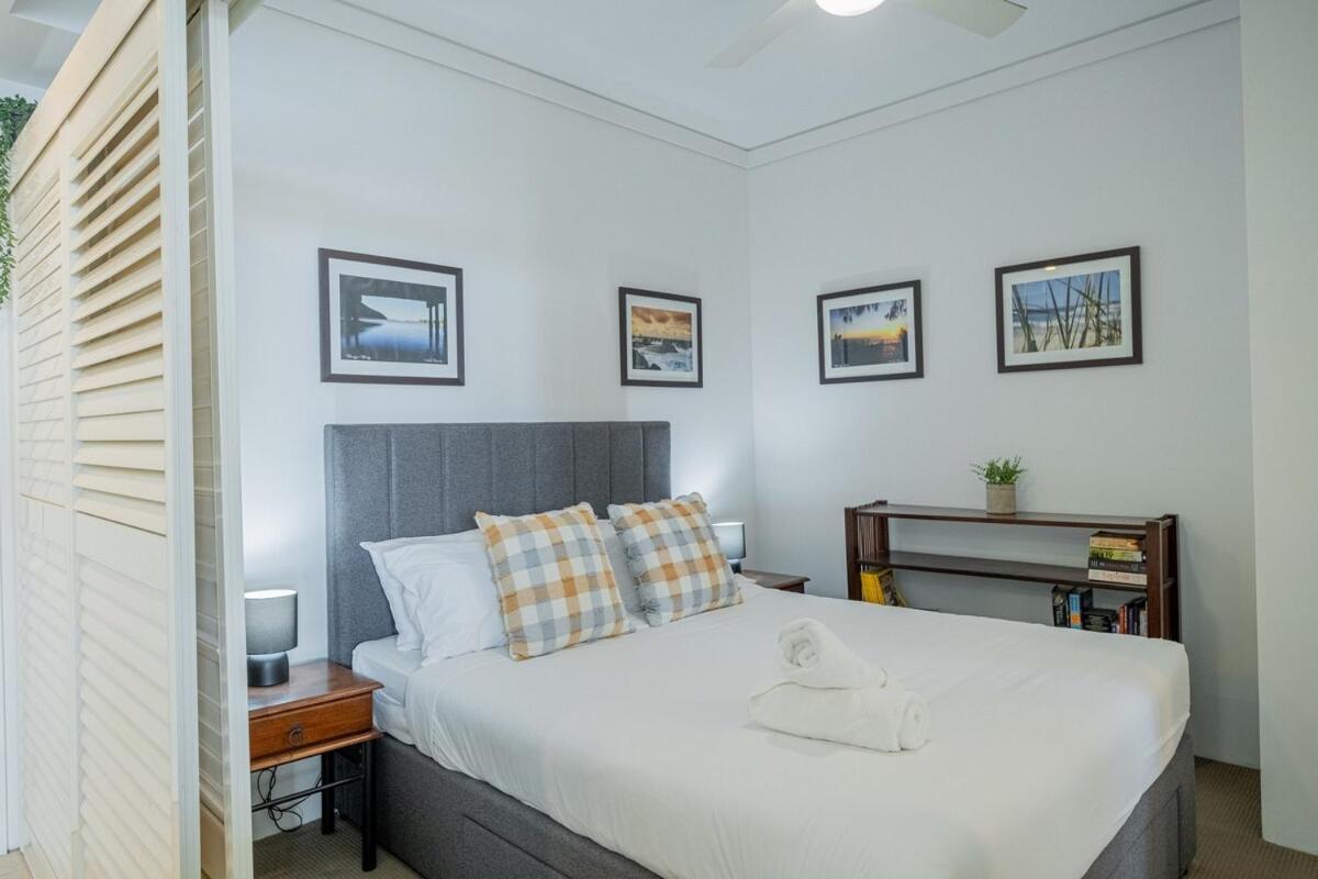 Apartment Waterfront 2br Retreat Pool Sauna Gold Coast